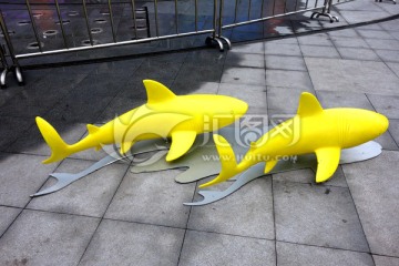 鱼雕塑 鲨鱼