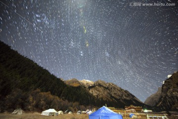 格聂神山星空