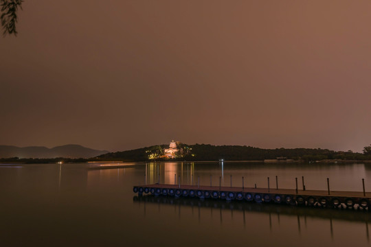 颐和园夜景