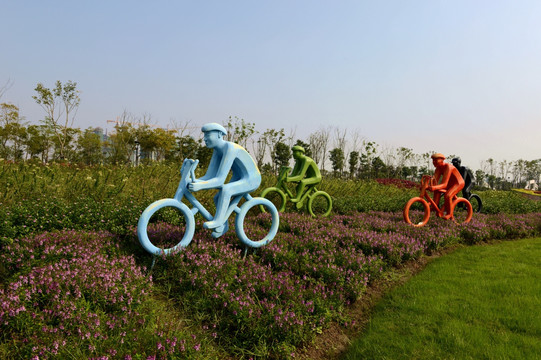 自行车塑像