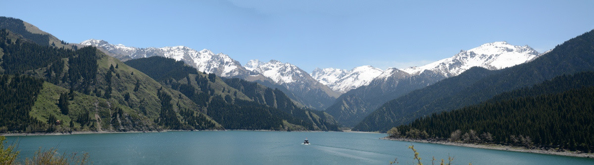 天山天池全景