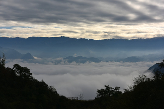 湖南新宁崀山丹霞云海风光