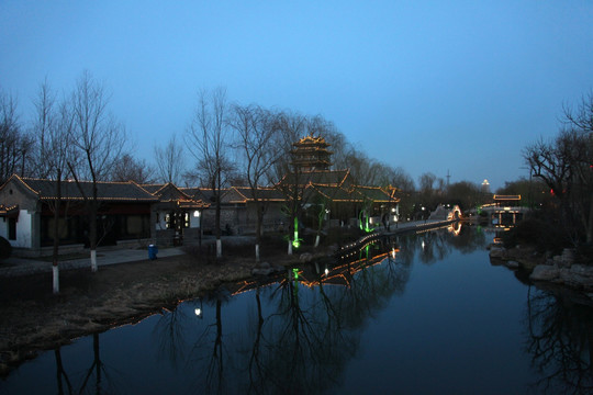 大明湖夜景