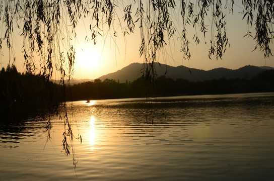 西湖黄昏 西湖山水