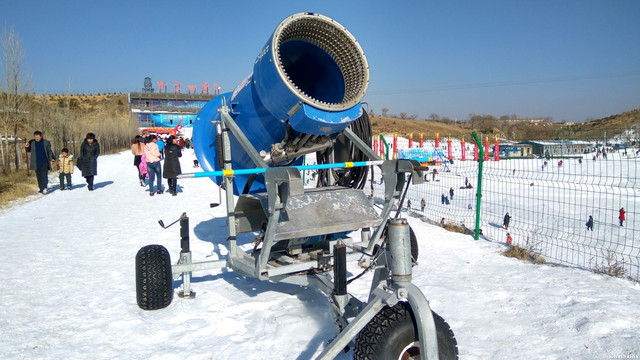 造雪机，人造雪，滑雪场