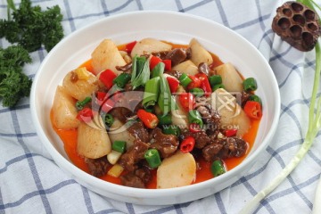 萝卜炖牛肉