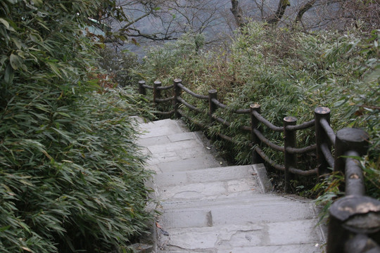 峨眉山石阶