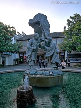 乌镇西栅 景区入口雕像