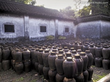 乌镇东栅 三白酒坊 酒坛