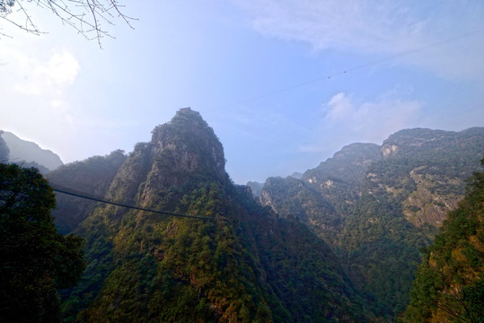 武义牛头山 天师峰逆光全景