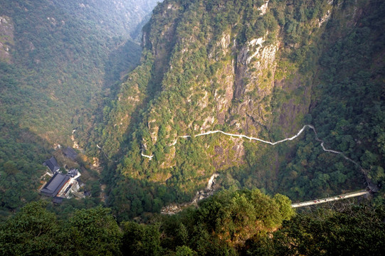 武义牛头山群山栈道全景