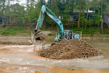 工程施工 河道改造