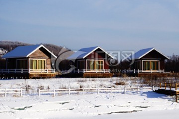 欧式木屋别墅雪景
