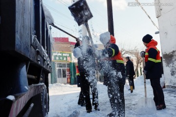 清理积雪