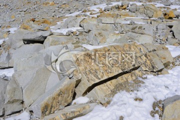 地形地貌 乱石堆积雪 冰蚀地貌