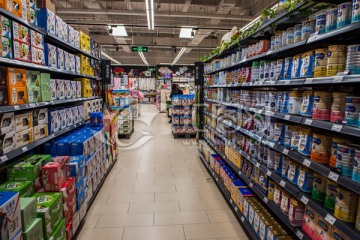 超市内景进口奶粉