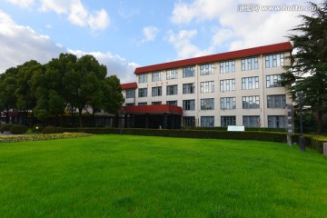 上海财经大学的第一教学楼