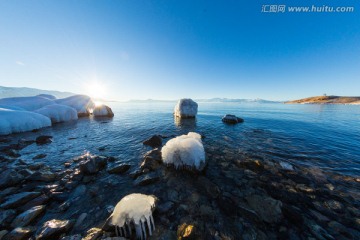 冰冻的湖面