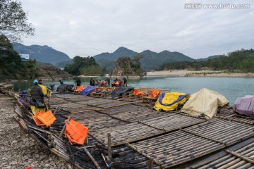 楠溪江风光 竹筏