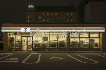 日本连锁超市夜景