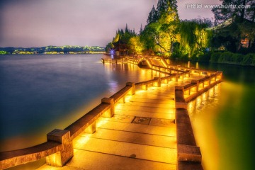 杭州西湖长桥夜景