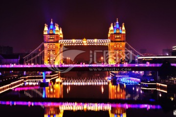 苏州伦敦塔桥夜景