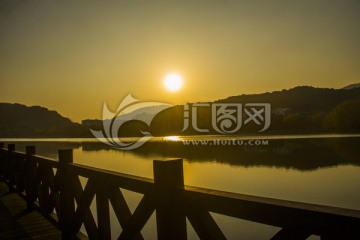 桃子湖夕阳