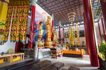 观音寺圆通宝殿内景