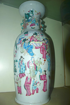 彩色人物瓷花瓶图片