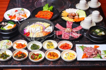 韩国烤肉套餐 烤肉一桌