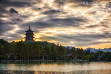 雷峰夕照