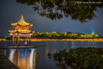 杭州西湖集贤亭夜景