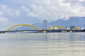 岘港 龙桥