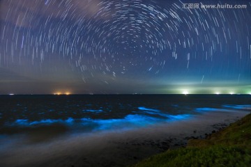 星空下的荧光海