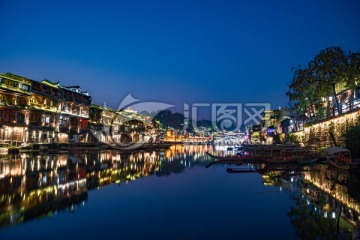 凤凰古城沱江夜景