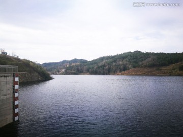 湖泊水面