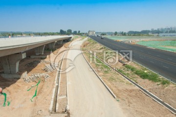 道路建设 道路施工 铺沥青