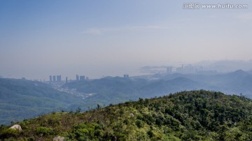 遥望香炉湾