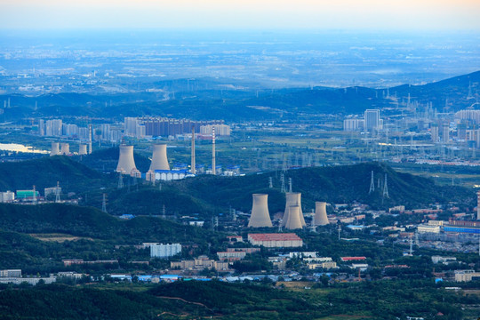 北京西山远眺热电石冷却塔