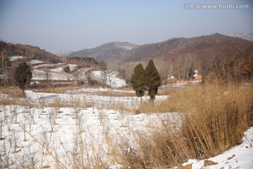 有雪的山区