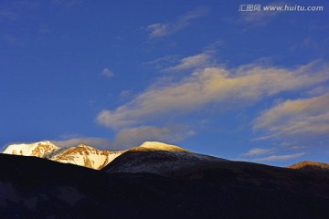 日照金山