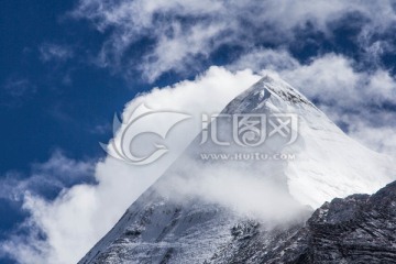 雪山云雾