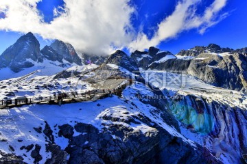 登山 玉龙雪山