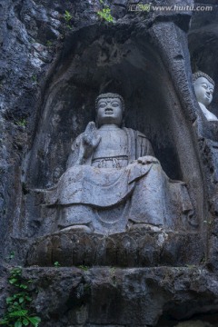 飞来峰石雕造像群