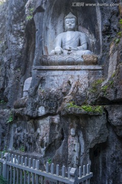 飞来峰石雕造像群