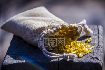 黄水晶