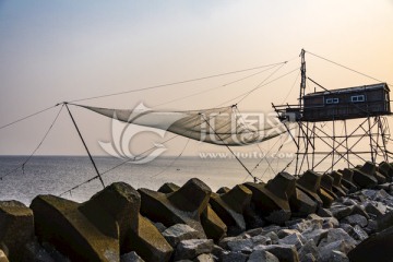 东海海堤湿地捕鱼木屋