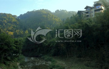 南昆山山林溪水隱居