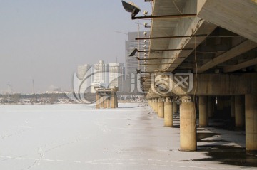 沈阳浑河大桥 浑河雪景