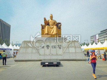 韓國街路建筑世宗大王雕塑
